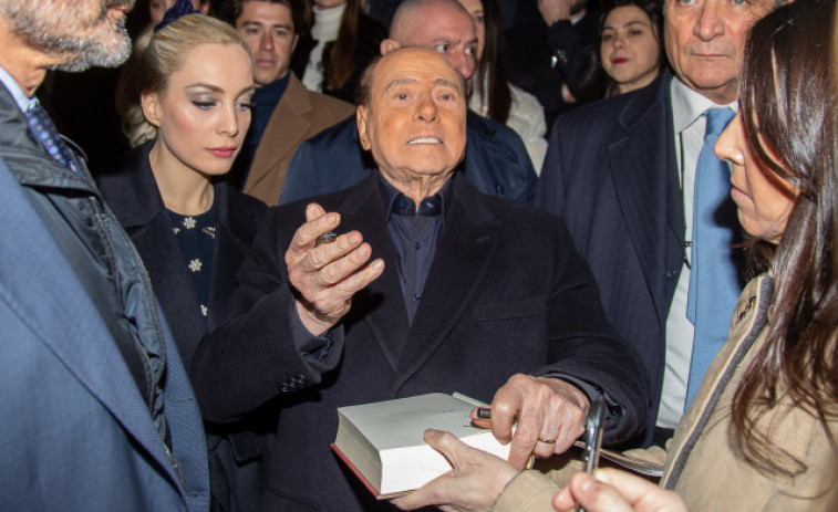 Venden todo el patrimonio inmobiliario de Berlusconi menos su casa