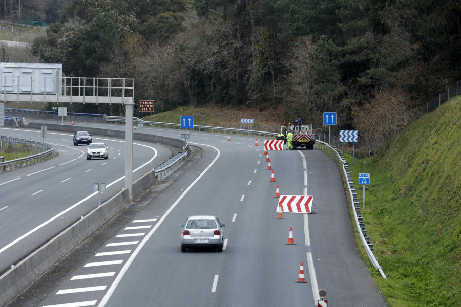 Arrancan las obras que cortarán un mes un carril en un tramo de la Autovía do Salnés