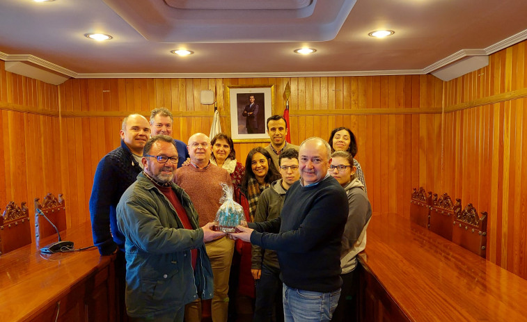 El Concello de Moraña homenajea a Fernando López tras más de dos décadas de servicio