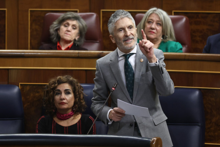 Marlaska acusa al PP de construir una mentira sobre Melilla para desgastarle