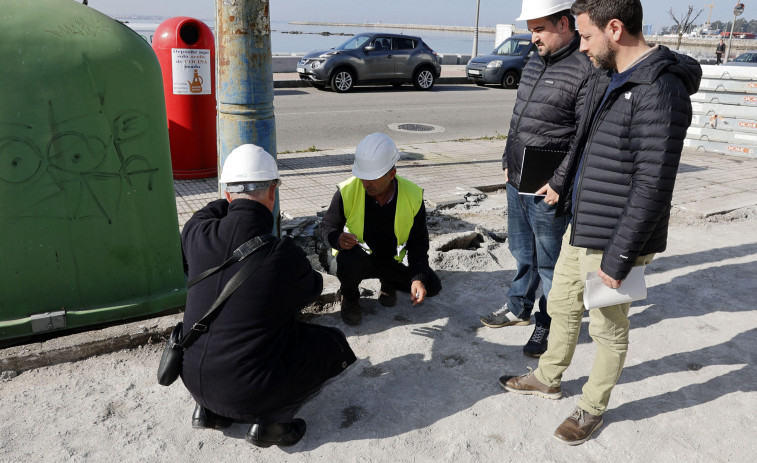 La renovación de la acera interior de Ribeira de Fefiñáns durará tres meses y no eliminará aparcamientos