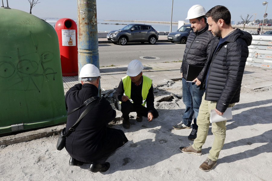 La renovación de la acera interior de Ribeira de Fefiñáns durará tres meses y no eliminará aparcamientos