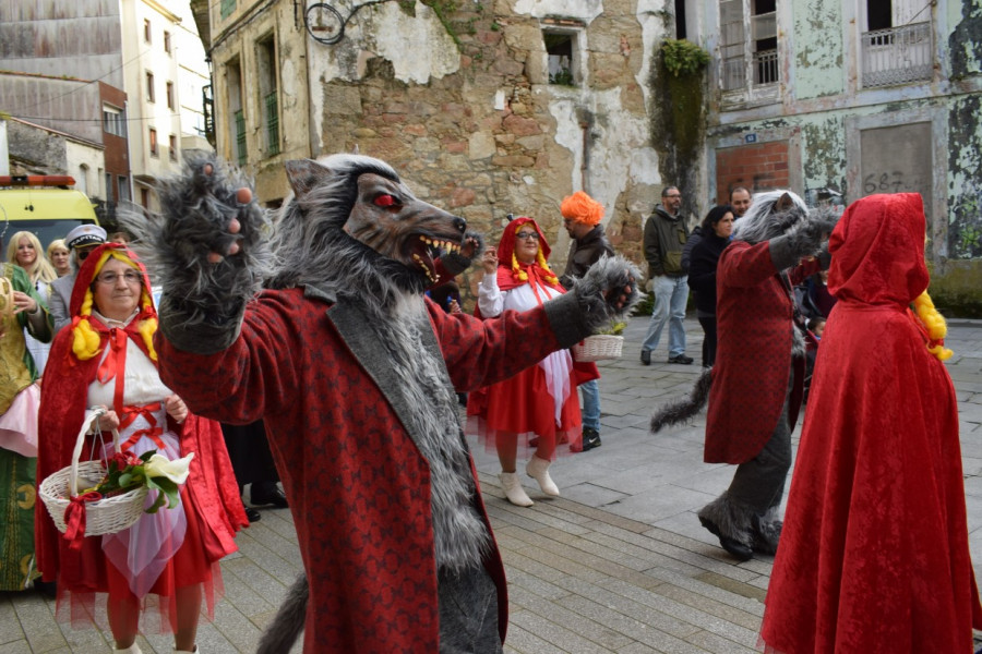 Seis murgas y dos comparsas participarán este domingo en  el festival de Carnaval de Ribeira