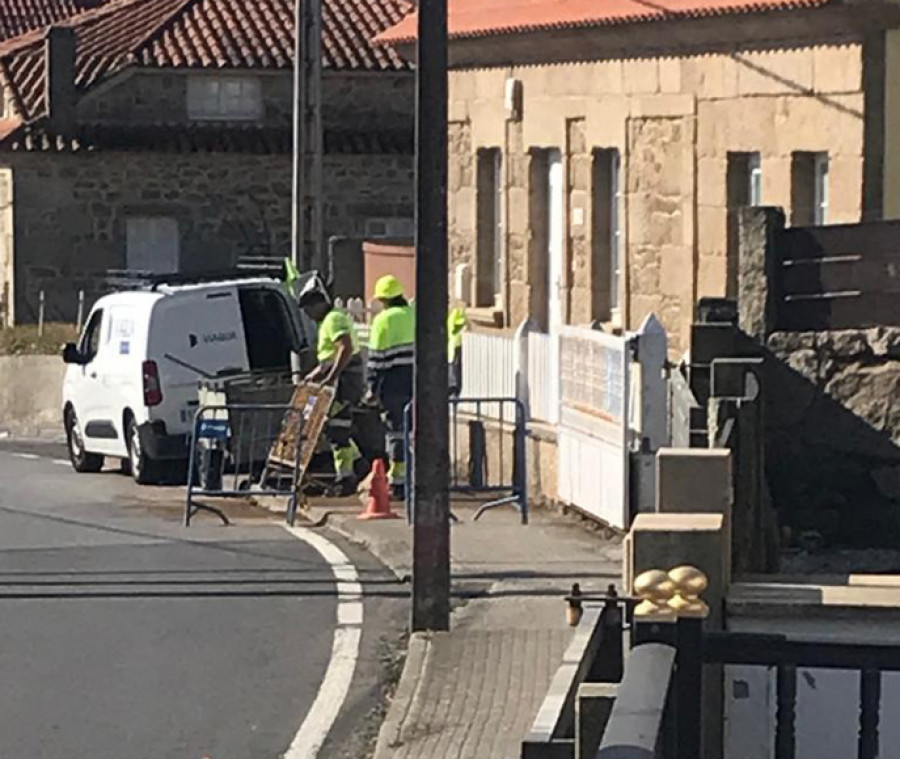 Adjudicada con una baja del 20 % la renovación de la traída de agua y red de pluviales en A Ameixida