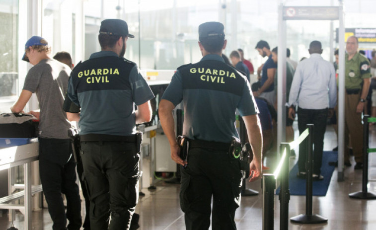 Dispositivos y líquidos dejarán de sacarse en aeropuertos españoles en 2024