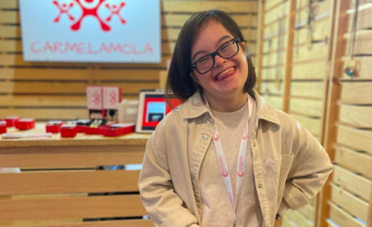 Carmelamola, la firma de joyas de una joven gallega con síndrome de Down que triunfa en toda España