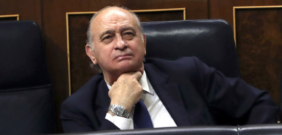 Fiscalía pide 15 años de cárcel para el exministro Fernández Díaz por Kitchen