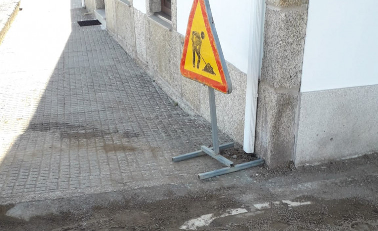 Residentes en la parroquia de Castiñeiras padecen un nuevo corte de agua por una avería en Os Mosqueiros