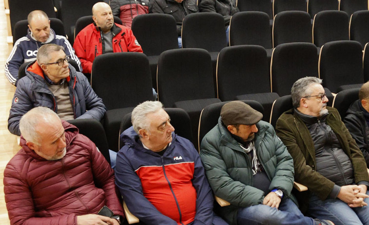 Los bateeiros acuerdan intensificar las protestas y estudian un paro del sector