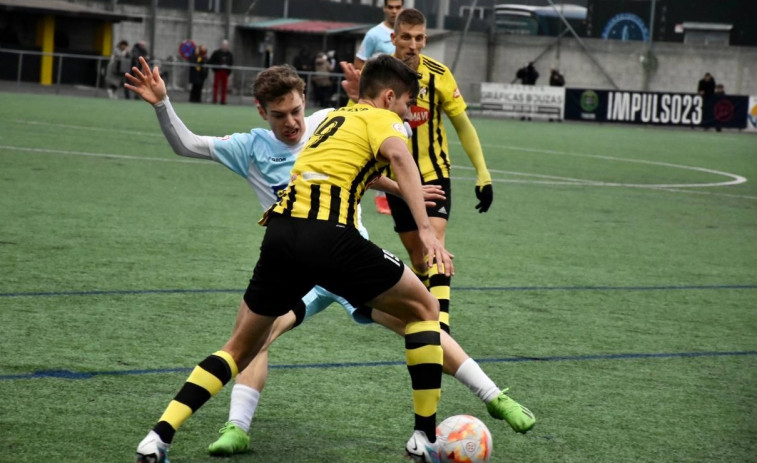 Fabril y Arosa se jugarán el ascenso en ocho partidos a cara de perro