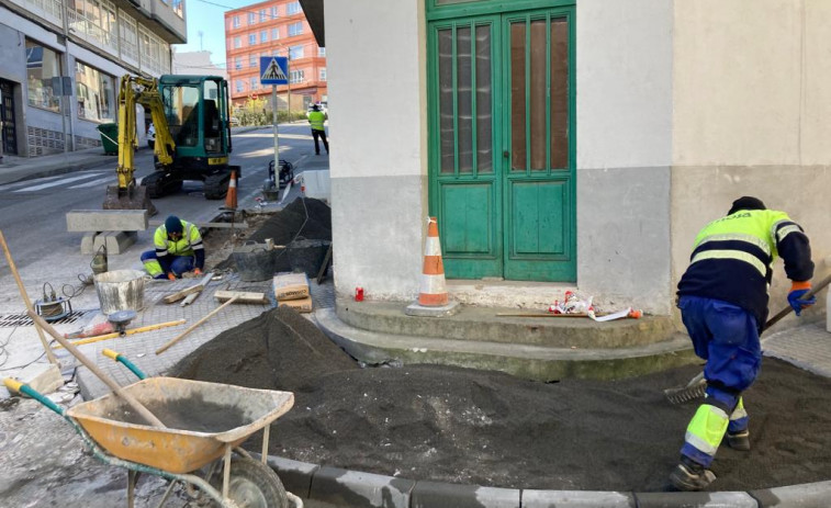 Comienzan las obras de pavimentación y mejora de accesibilidad en la Rúa Monumento de Ribeira