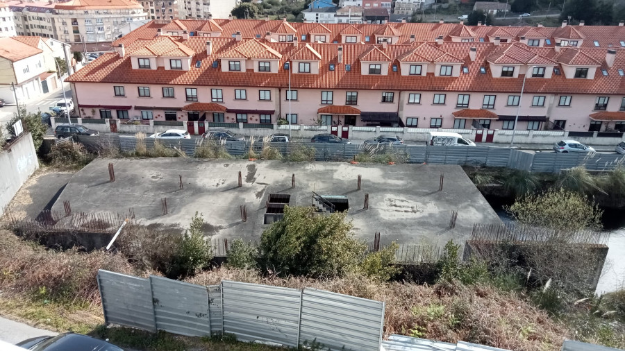 Ribeira ultima la compra de una parcela enfrente de la guardería para construir el centro de salud