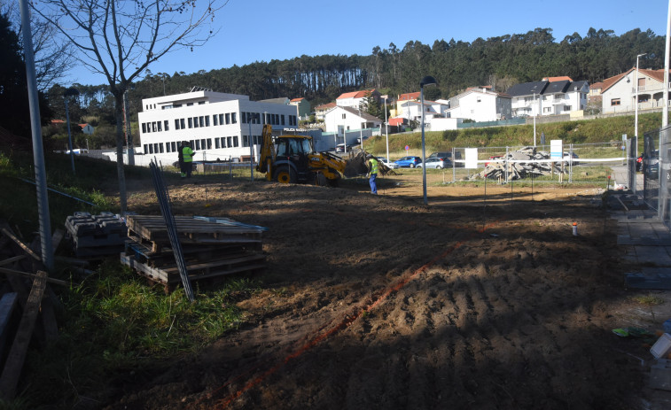 Comienzan las obras para la construcción de un skatepark en la zona de Fontán, en Ribeira