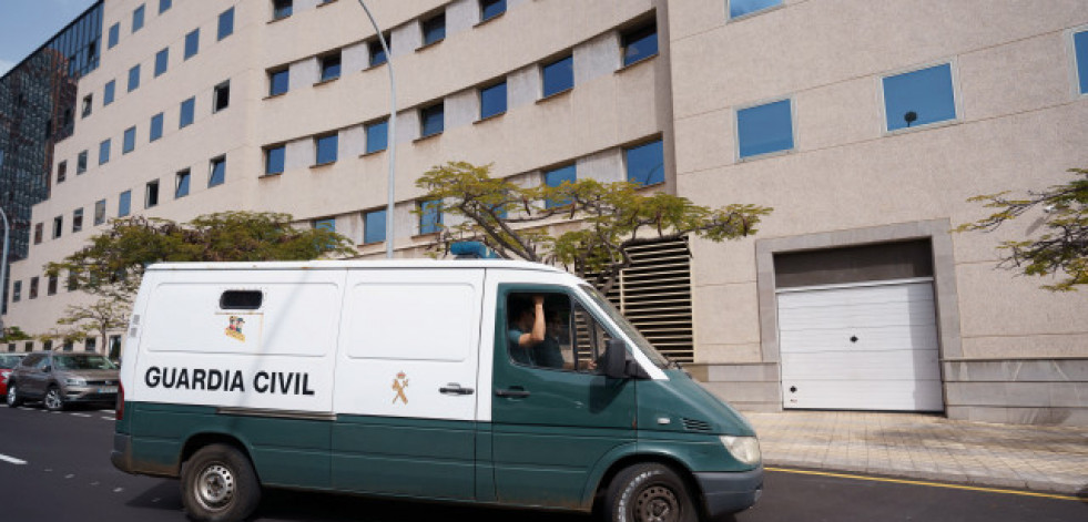 El general Espinosa guardaba en casa más de 60.000 euros en billetes al ser detenido