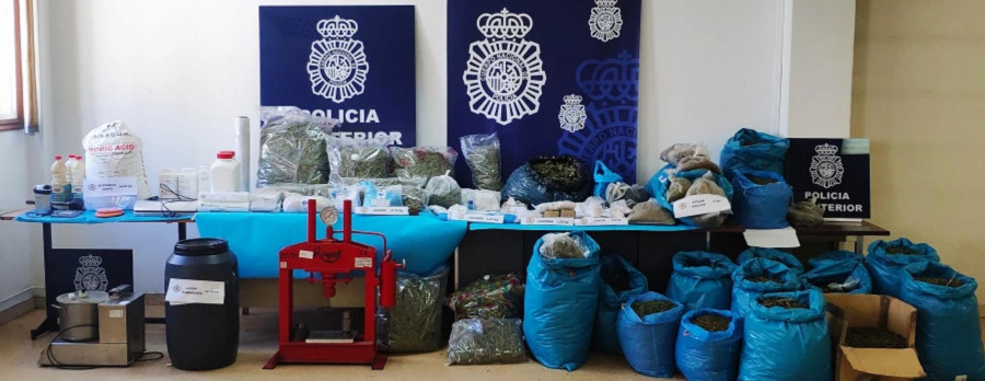 El principal acusado del laboratorio de drogas en Meis reconoce los hechos pero exculpa a su madre