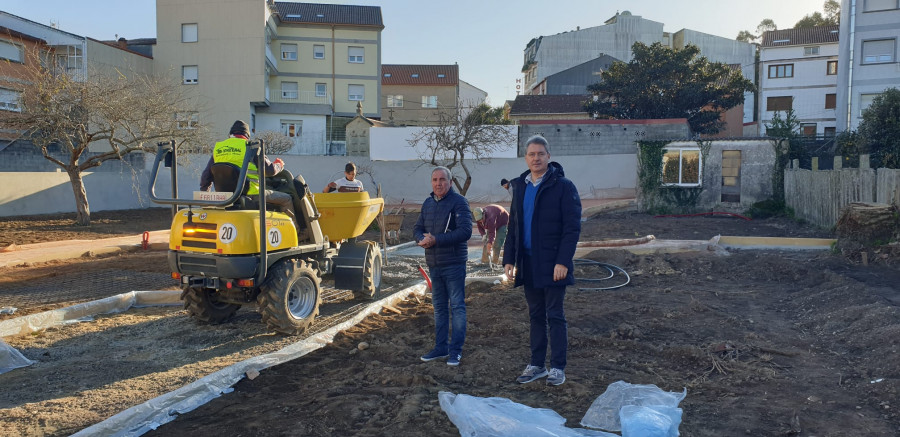 El Concello de O Grove pone a punto el jardín del Colexio das Monxas