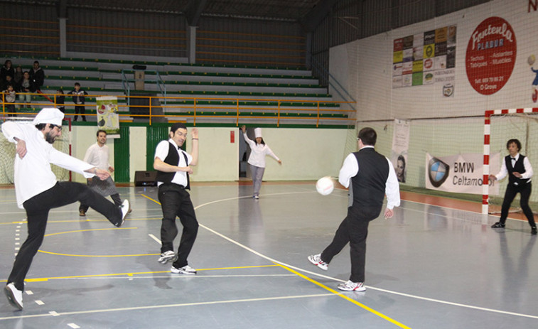 La programación de Pinchanogrove enciende los fuegos con el partido de Camareros contra Cocineros