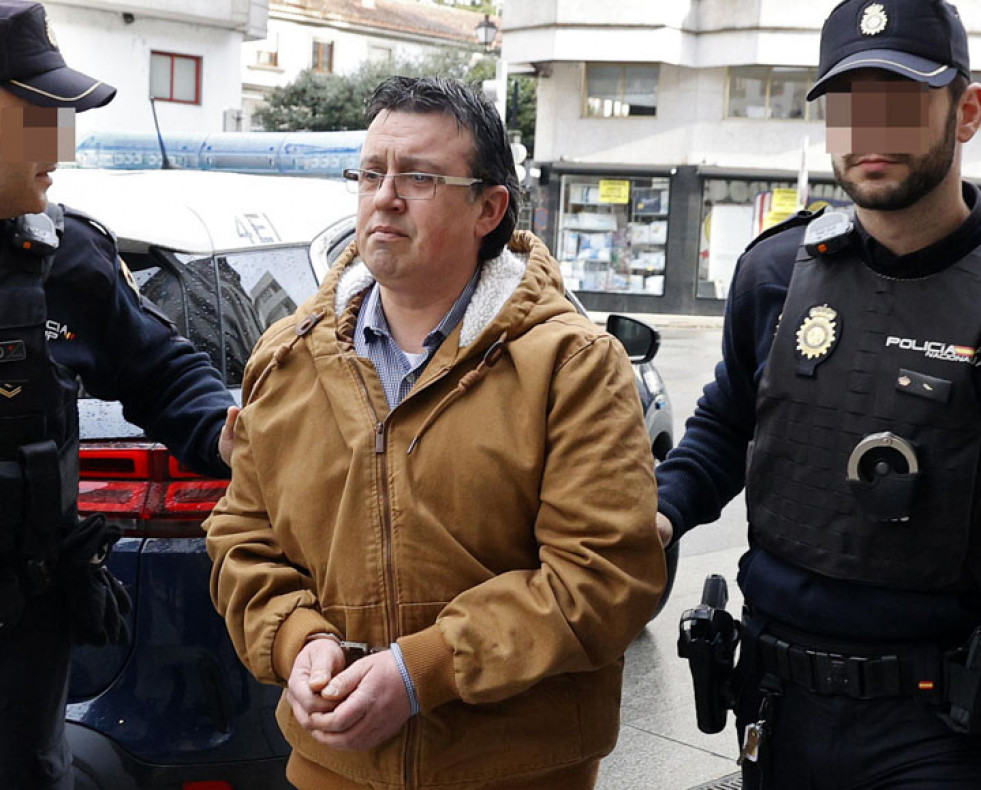 José Luis Abet hizo su entrada en la Audiencia escoltado por la Policía Nacional  gonzalo salgado