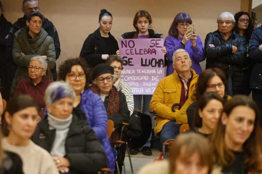 #8M Vilagarcía reivindica la diversidad sexual y clama contra las "pensións miseria"