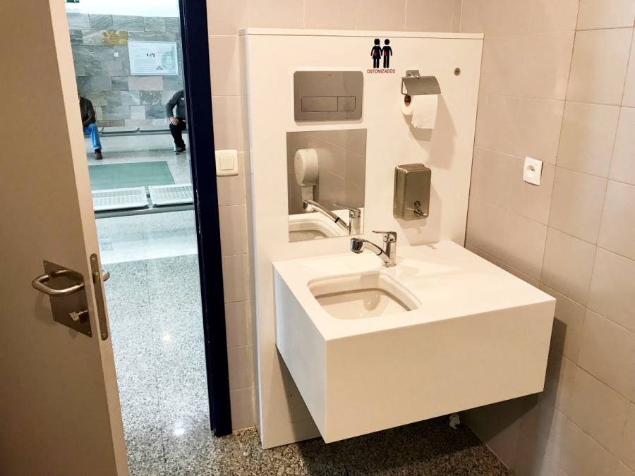 El BNG de Ribeira solicita baños adaptados para personas ostomizadas en edificios y equipamientos municipales