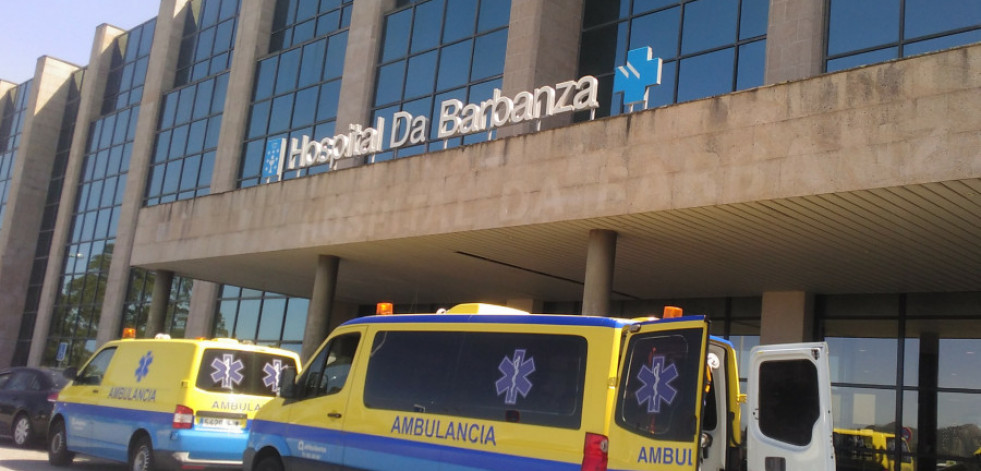 Herida una mujer en un accidente de tráfico entre dos coches en la Avenida da Coruña de Ribeira