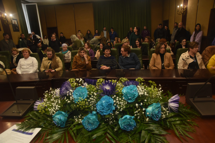 Alrededor de 70 cocineras de Ribeira fueron homenajeadas con motivo del Día Internacional de la Mujer