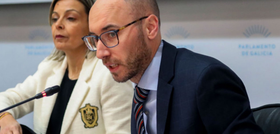 La Xunta acusa al Gobierno de poner en riesgo el certificado a 2.000 familias monoparentales