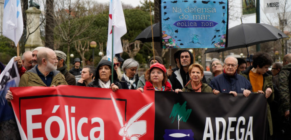 El sector pesquero se concentra en A Coruña en contra de la eólica marina