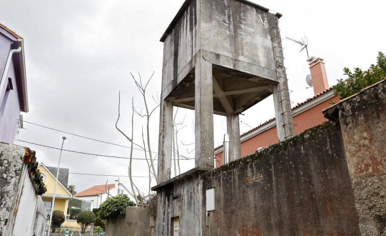 Ravella acuerda la cesión del aljibe de Vilaxoán para demolerlo por el peligro que representa