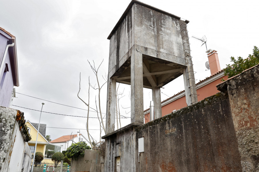 Ravella acuerda la cesión del aljibe de Vilaxoán para demolerlo por el peligro que representa