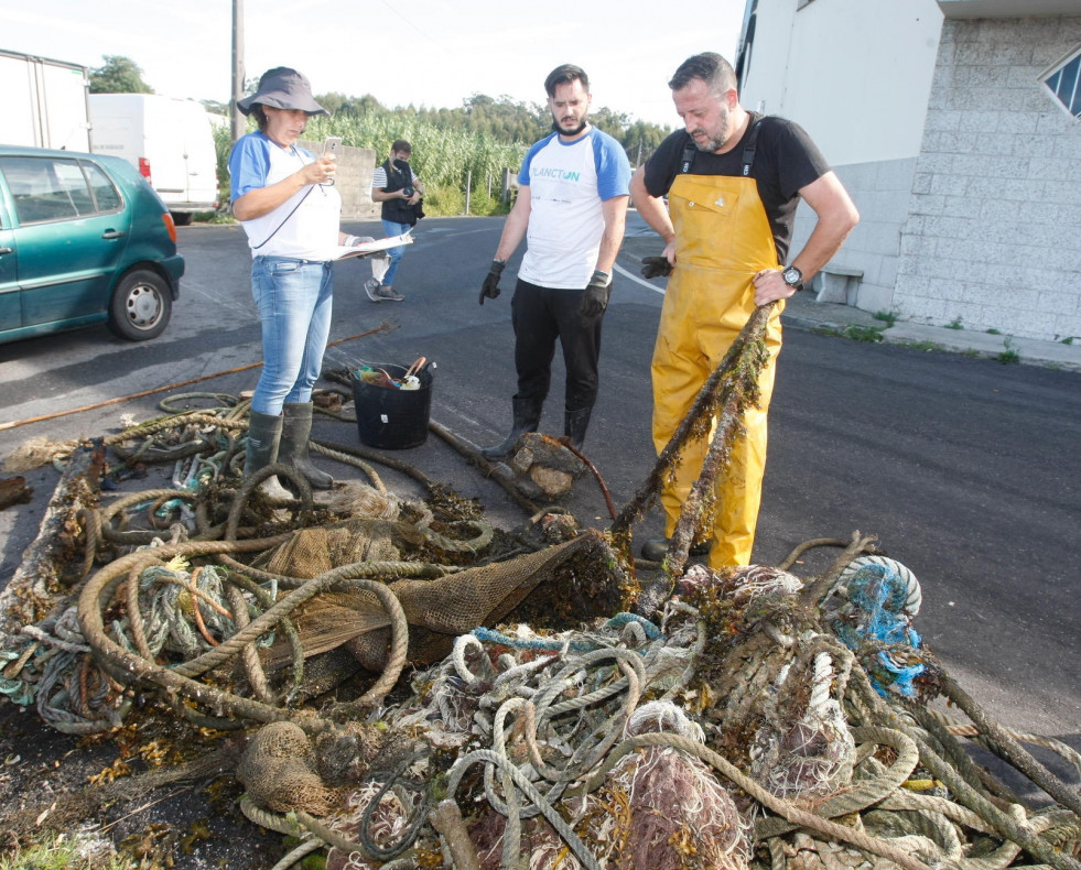 Actividad Plancton recogida residuos marinos Puerto de Tragove
