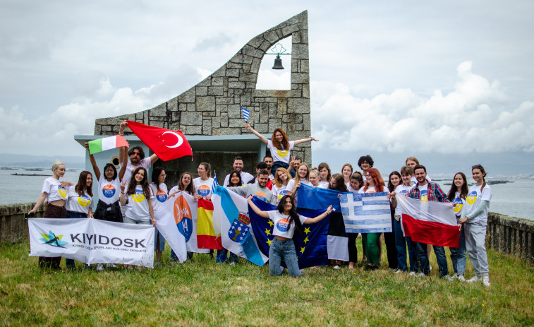 Arousa Moza trae a As Sinas a más de 100 jóvenes de toda Europa con tres proyectos