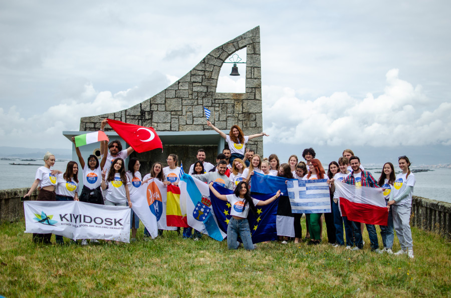 Arousa Moza trae a As Sinas a más de 100 jóvenes de toda Europa con tres proyectos