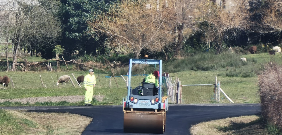 Cuntis acomete la renovación de un vial que conecta Cardecide con Meira de Arriba