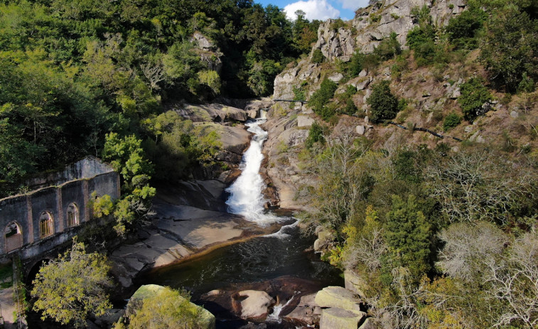 La cascada de Segade y el embalse de A Baxe entran en el inventario de zonas húmedas