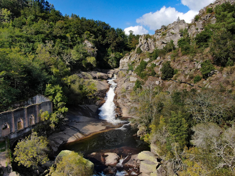 La cascada de Segade y el embalse de A Baxe entran en el inventario de zonas húmedas