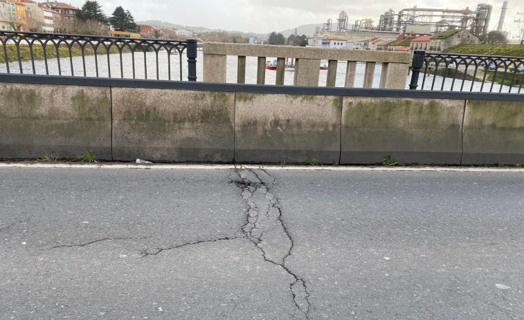 Apatrigal denuncia el mal estado del puente que une Cesures con Padrón