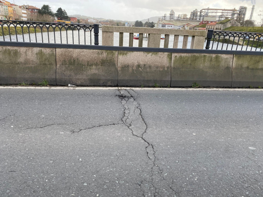 Apatrigal denuncia el mal estado del puente que une Cesures con Padrón