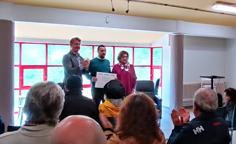 El Concello de O Grove entrega el premio del X Concurso de pintura Ernesto Goday a Jorge Garrido