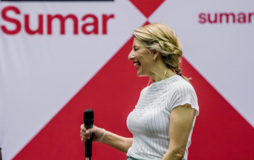 Yolanda Díaz propone reducir una hora la jornada laboral y anuncia más impuestos a bancos