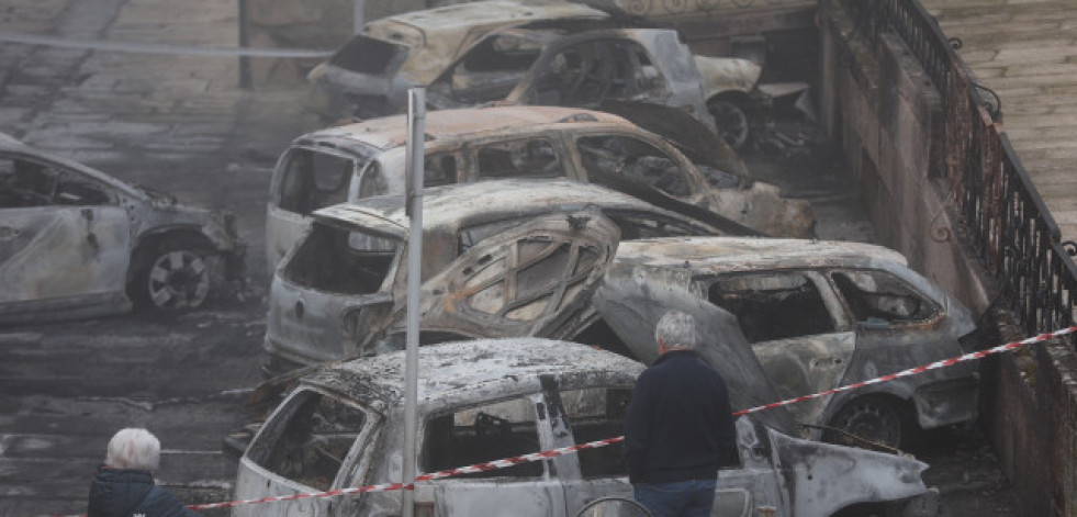 Una mujer de 50 años pudo quemar los coches de Tui por venganza
