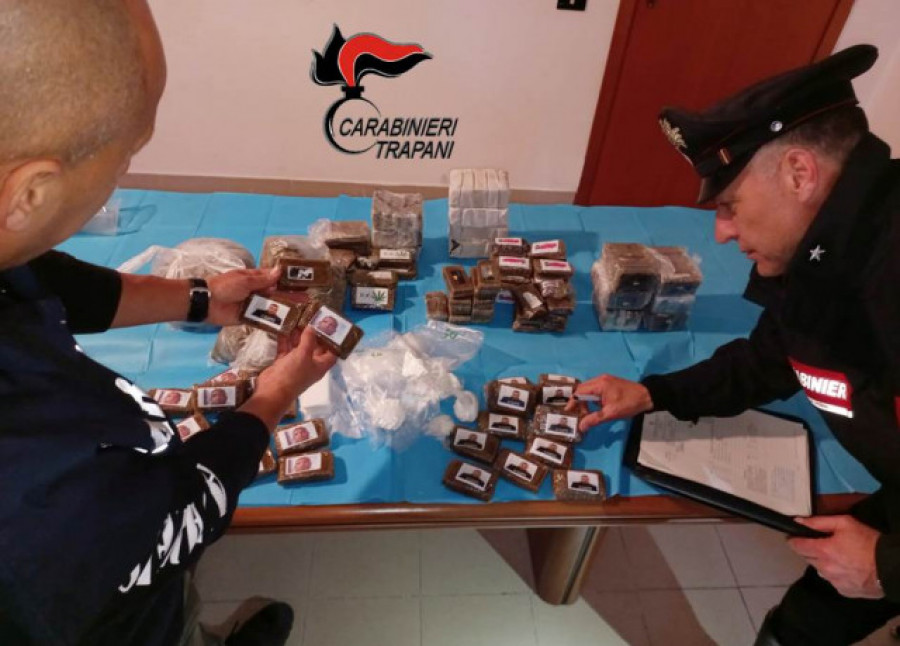 Incautados en Sicilia paquetes de droga con las fotos de los jefes mafiosos