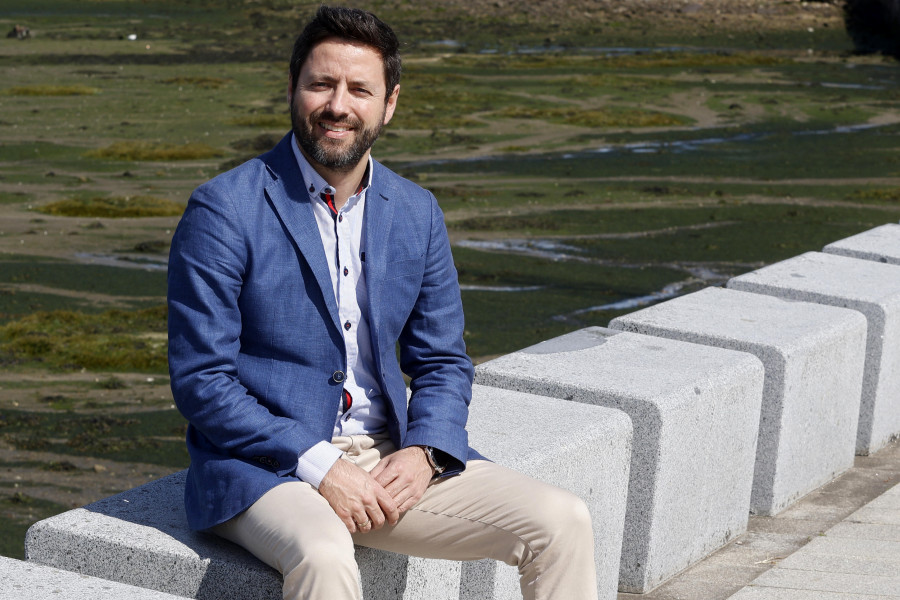 Samuel Lago participa en la nueva sección  de Diario de Arousa “El alcalde responde”