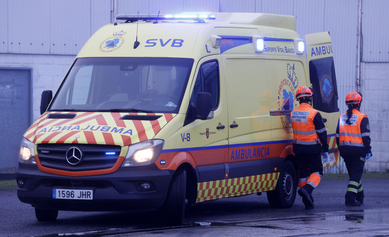 Evacúan al hospital a un varón tras un incendio en su vivienda en Vilagarcía