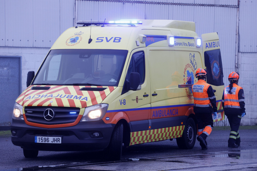 Evacúan al hospital a un varón tras un incendio en su vivienda en Vilagarcía