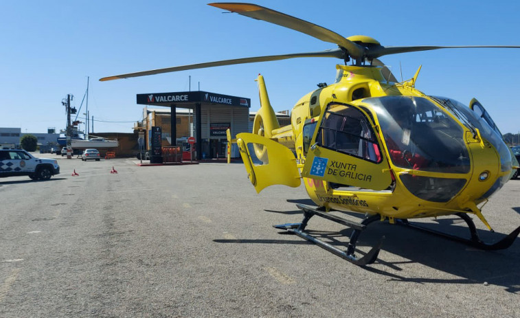 Evacuado en helicóptero medicalizado al Clínico de Santiago un joven con dolor torácico en Rianxo