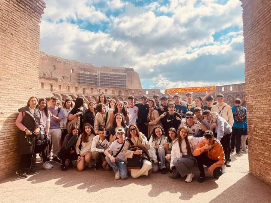 Alumnos del IESP A Cachada participan en un viaje a Roma, el primero de la pospandemia del instituto