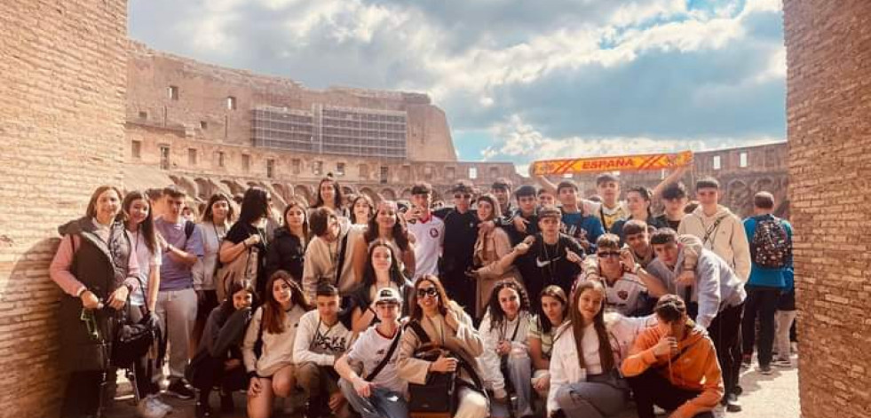Alumnos del IESP A Cachada participan en un viaje a Roma, el primero de la pospandemia del instituto