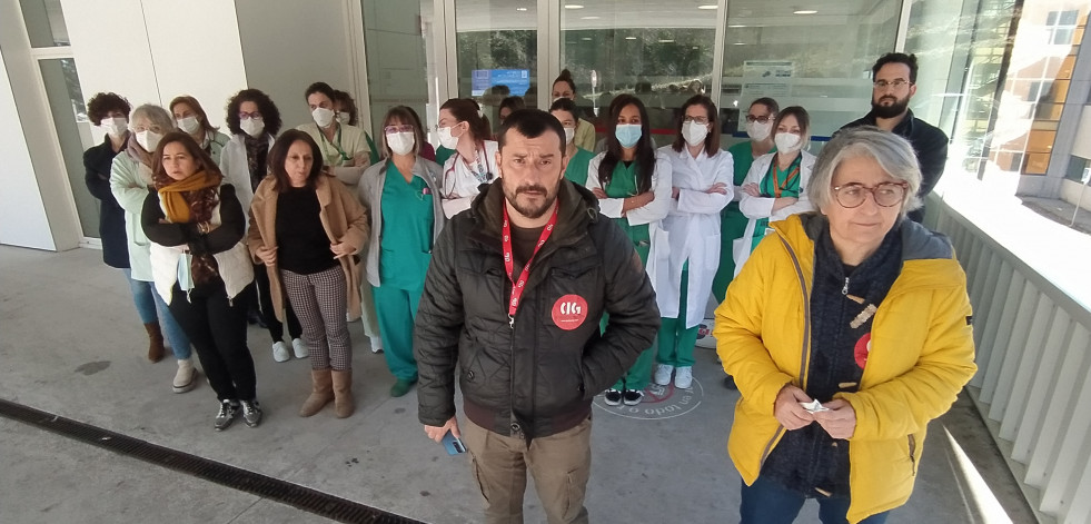 El Parlamento aprobó contratar personal para paliar la delicada situación de Urxencias del Hospital do Barbanza