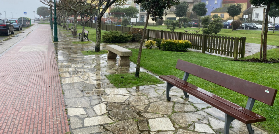 Nueve empresas se interesan por la ampliación y renovación del parque infantil de Pedra Pateira